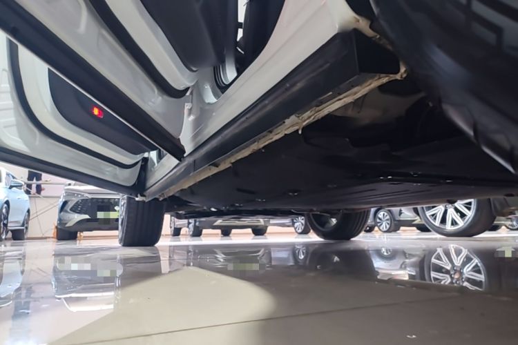 Used Hongqi HS3 PHEV 2025 Model PHEV 117km Jingwei PLUS Edition Left Side Sill
