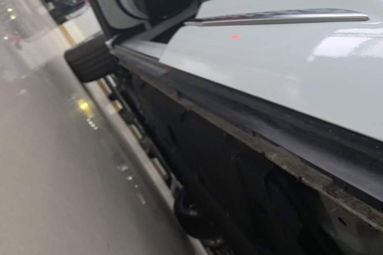 Used Hongqi HS3 PHEV 2025 Model PHEV 117km Jingwei PLUS Edition Left Side Sill