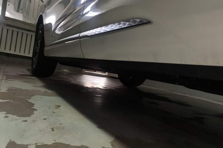 Used Hongqi HS3 PHEV 2025 Model 125km Jingwei 2 Millionth Anniversary Edition Left Side Sill