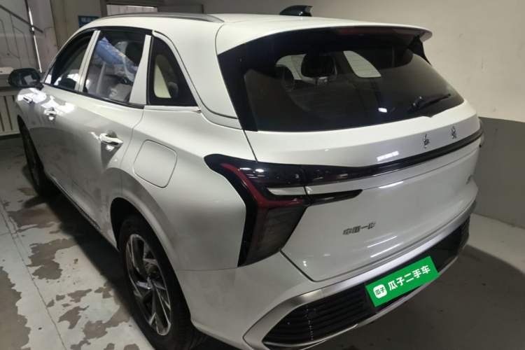 Used Hongqi HS3 PHEV 2025 Model 125km Jingwei 2 Millionth Anniversary Edition Rear Left 45 Deg