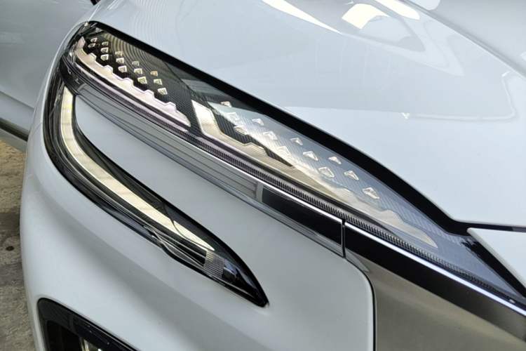 Used Hongqi HS3 PHEV 2025 Model PHEV 117km Jingwei PLUS Edition Right Front Headlight