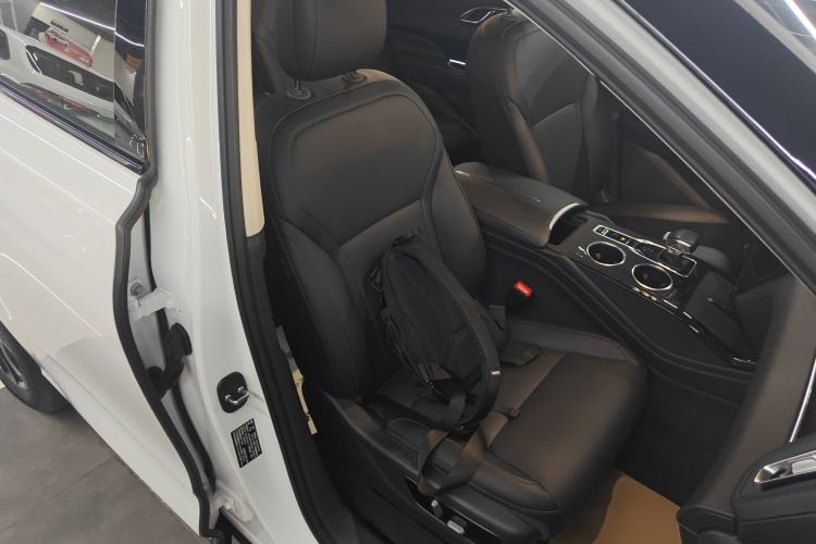 Used Hongqi HS3 PHEV 2025 Model PHEV 117km Jingwei PLUS Edition Right Front Seat
