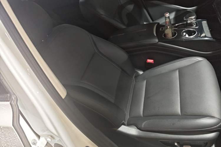 Used Hongqi HS3 PHEV 2025 Model PHEV 117km Jingwei PLUS Edition Right Front Seat