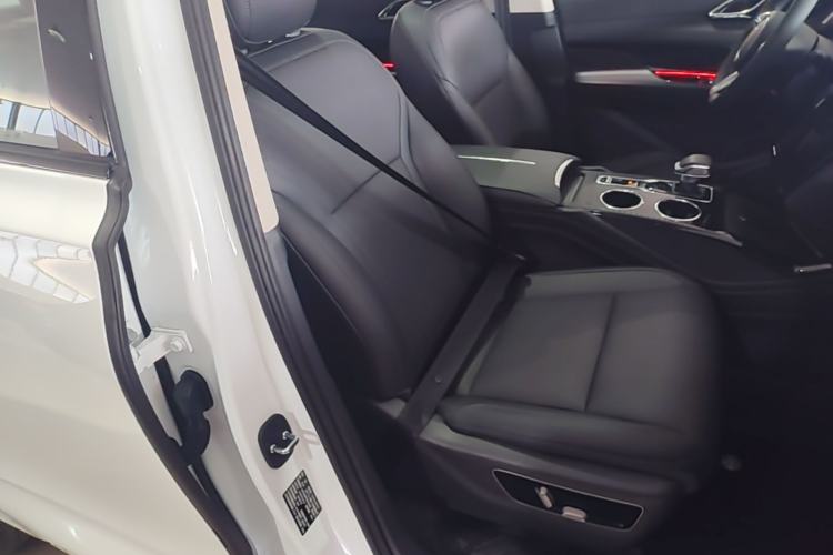 Used Hongqi HS3 PHEV 2025 Model PHEV 117km Jingwei PLUS Edition Right Front Seat