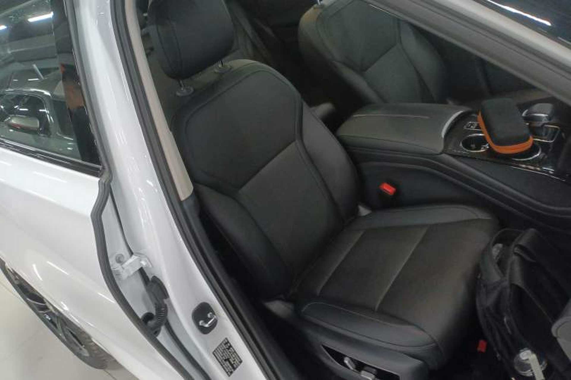 Used Hongqi HS3 PHEV 2025 Model PHEV 117km Jingwei PLUS Edition Right Front Seat