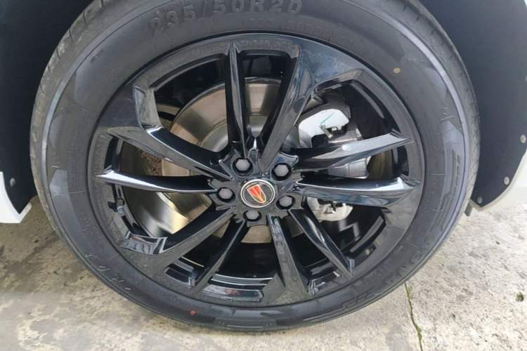 Used Hongqi HS3 PHEV 2025 Model PHEV 117km Jingwei PLUS Edition Right Front Wheel Hub