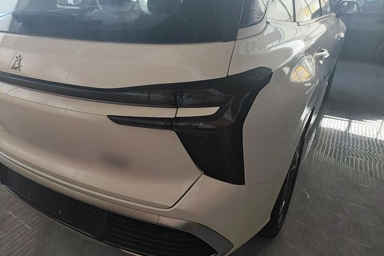 Used Hongqi HS3 PHEV 2025 Model 125km Jingwei 2 Millionth Anniversary Edition Right Rear Taillight