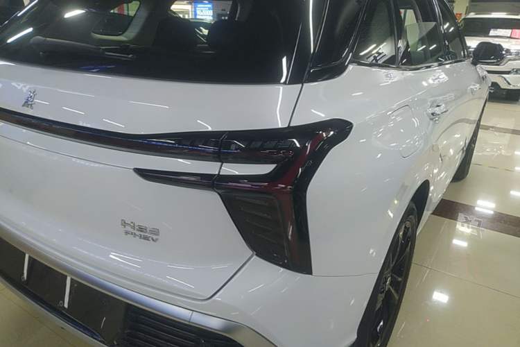 Used Hongqi HS3 PHEV 2025 Model PHEV 117km Jingwei PLUS Edition Right Rear Taillight