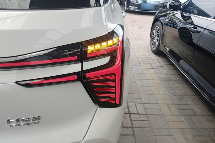 Used Hongqi HS3 PHEV 2025 Model PHEV 117km Jingwei PLUS Edition Right Rear Taillight