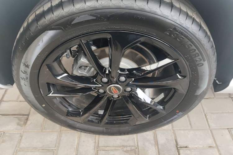 Used Hongqi HS3 PHEV 2025 Model PHEV 117km Jingwei PLUS Edition Right Rear Wheel Hub