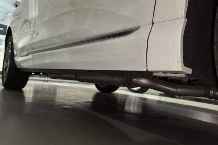 Used Hongqi HS3 PHEV 2025 Model 125km Jingwei 2 Millionth Anniversary Edition Right Side Sill