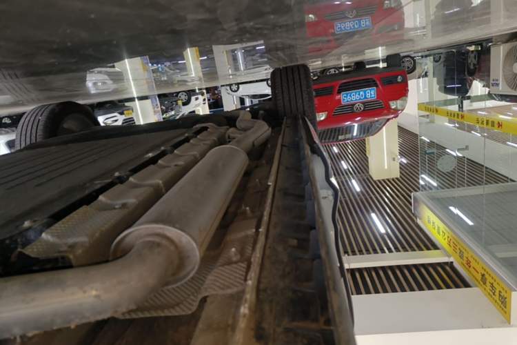 Used Hongqi HS3 PHEV 2025 Model 125km Jingwei 2 Millionth Anniversary Edition Right Side Sill