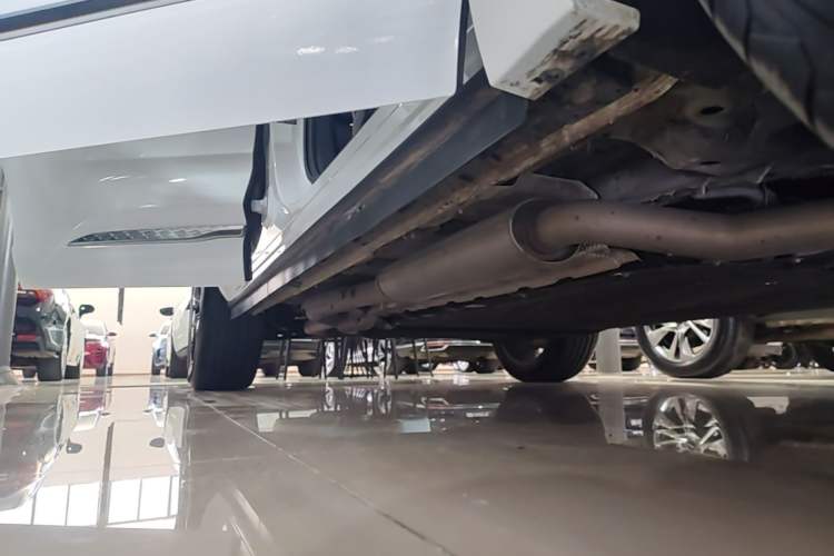 Used Hongqi HS3 PHEV 2025 Model PHEV 117km Jingwei PLUS Edition Right Side Sill