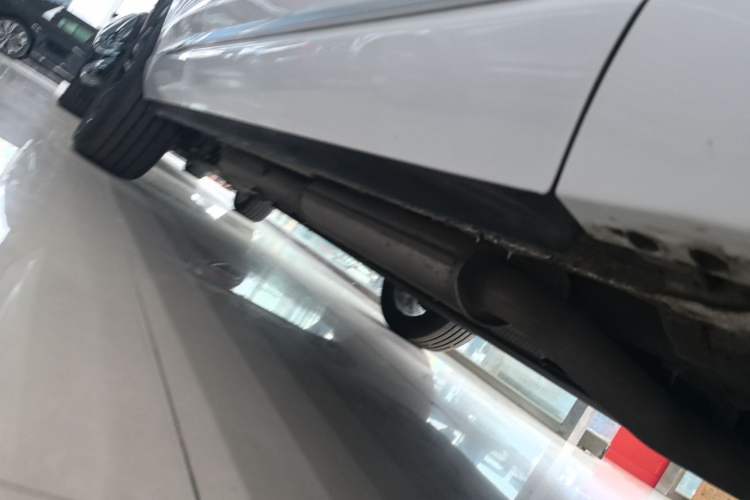 Used Hongqi HS3 PHEV 2025 Model PHEV 117km Jingwei PLUS Edition Right Side Sill