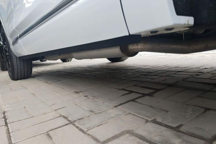 Used Hongqi HS3 PHEV 2025 Model PHEV 117km Jingwei PLUS Edition Right Side Sill
