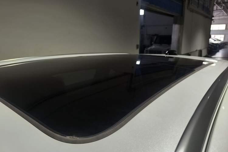 Used Hongqi HS3 PHEV 2025 Model 125km Jingwei 2 Millionth Anniversary Edition Roof