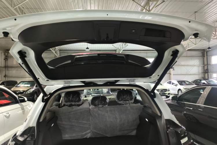 Used Hongqi HS3 PHEV 2025 Model 125km Jingwei 2 Millionth Anniversary Edition Trunk