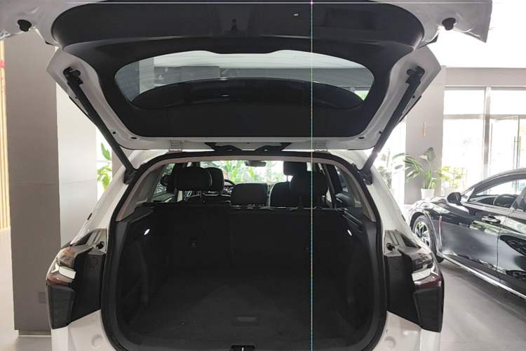 Used Hongqi HS3 PHEV 2025 Model 117km Jingwei Edition Trunk