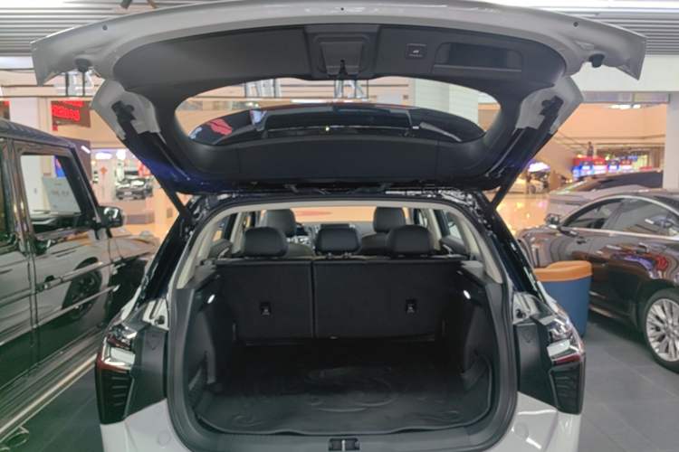Used Hongqi HS3 PHEV 2025 Model PHEV 117km Jingwei PLUS Edition Trunk
