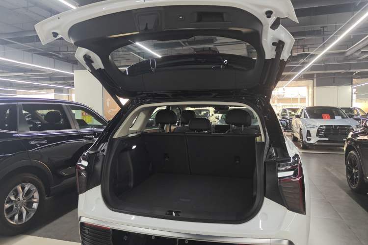 Used Hongqi HS3 PHEV 2025 Model PHEV 117km Jingwei PLUS Edition Trunk
