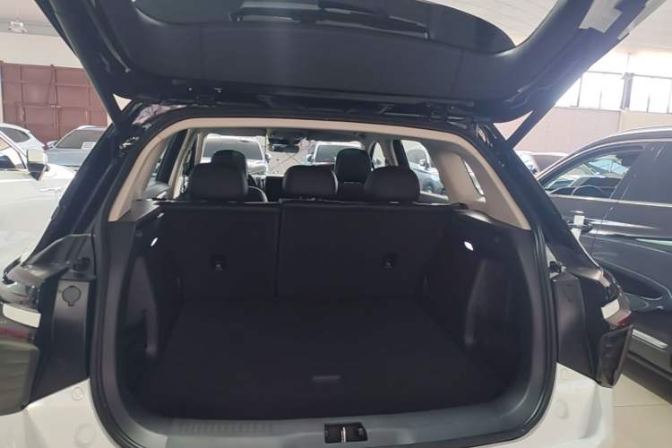 Used Hongqi HS3 PHEV 2025 Model PHEV 117km Jingwei PLUS Edition Trunk
