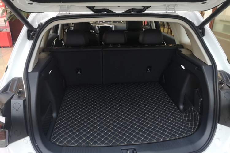 Used Hongqi HS3 PHEV 2025 Model 117km Jingwei Edition Trunk