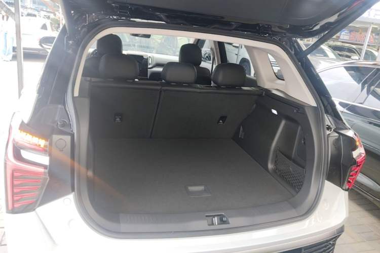Used Hongqi HS3 PHEV 2025 Model PHEV 117km Jingwei PLUS Edition Trunk