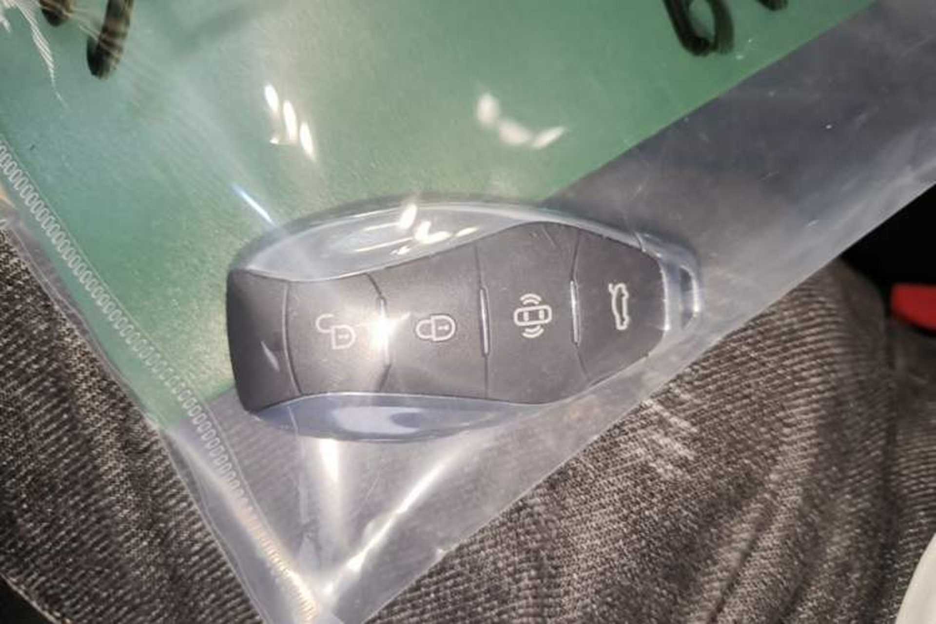 Used Hongqi HS3 PHEV 2025 Model 125km Jingwei 2 Millionth Anniversary Edition Vehicle Key