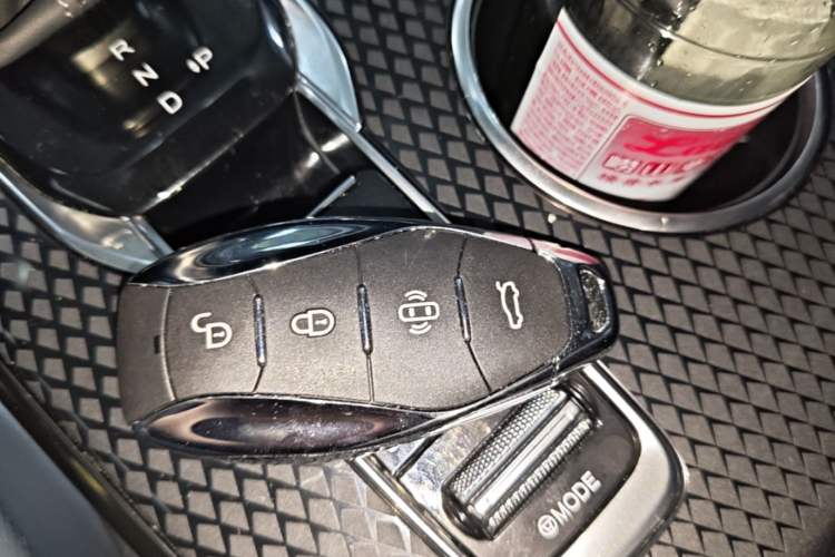 Used Hongqi HS3 PHEV 2025 Model PHEV 117km Jingwei PLUS Edition Vehicle Key