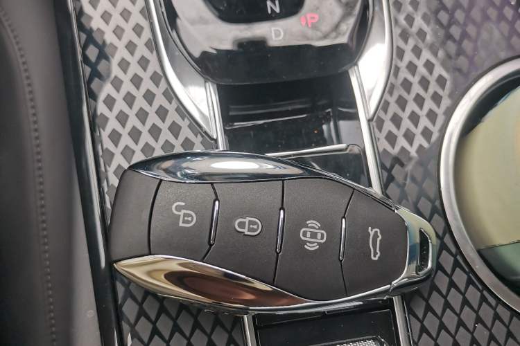Used Hongqi HS3 PHEV 2025 Model PHEV 117km Jingwei PLUS Edition Vehicle Key