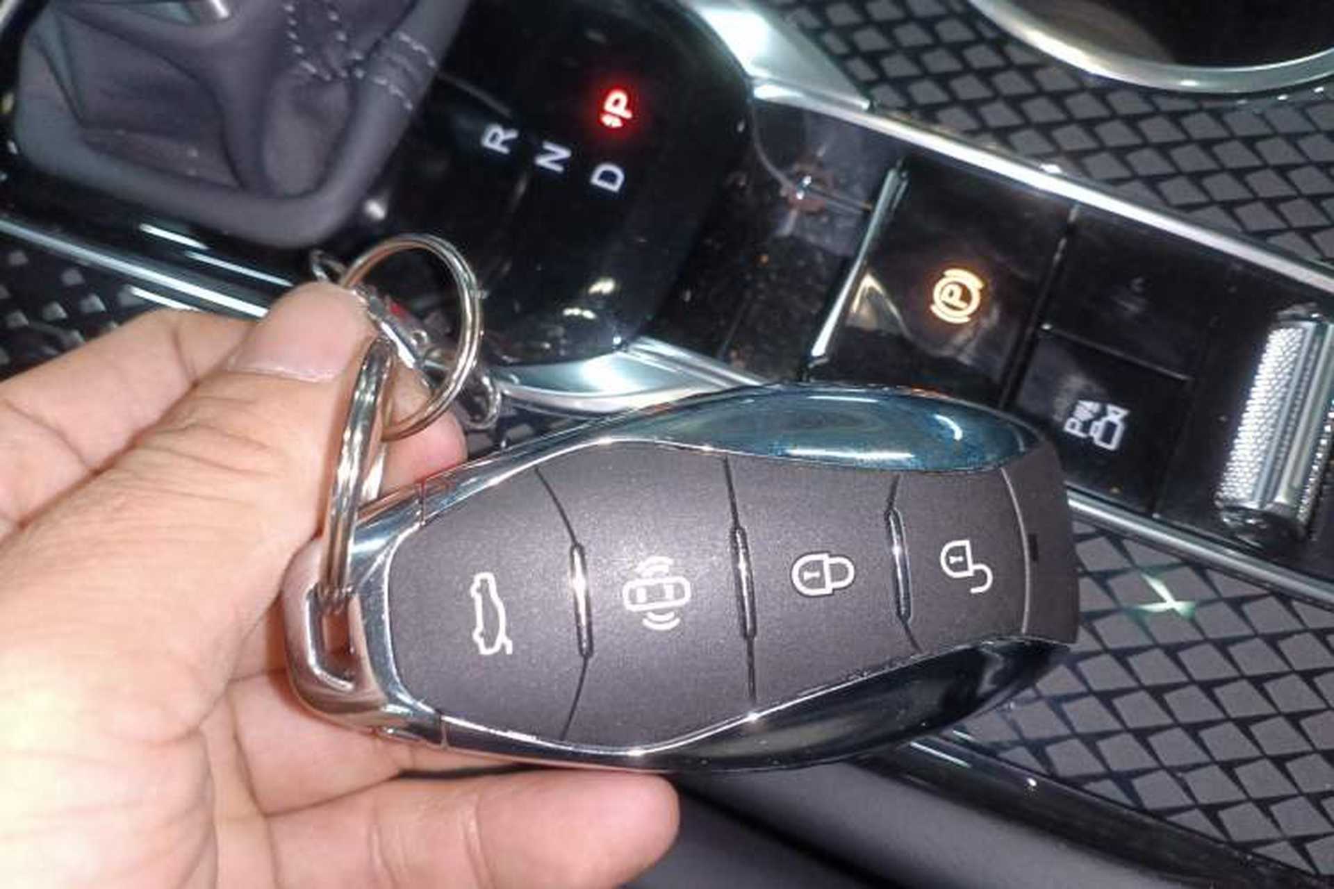 Used Hongqi HS3 PHEV 2025 Model PHEV 117km Jingwei PLUS Edition Vehicle Key