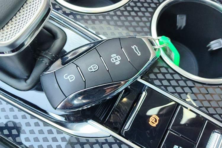 Used Hongqi HS3 PHEV 2025 Model PHEV 117km Jingwei PLUS Edition Vehicle Key
