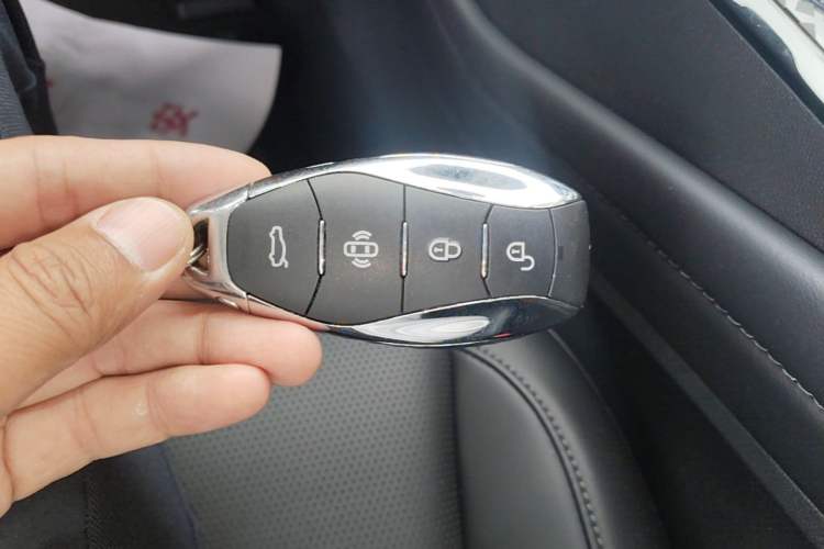 Used Hongqi HS3 PHEV 2025 Model PHEV 117km Jingwei PLUS Edition Vehicle Key