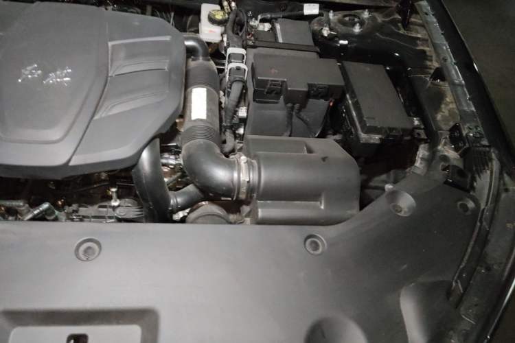 Used Hongqi HS5 2023 2.0T Qixiang Pro Edition Engine Bay Left