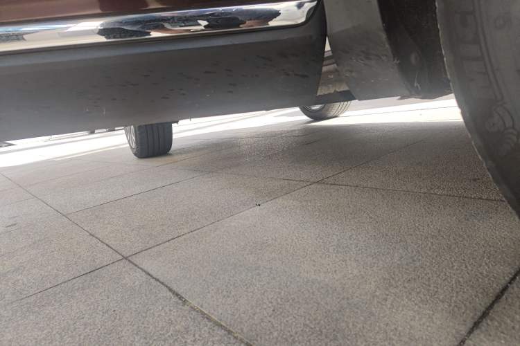 Used Hongqi HS5 2019 2.0T Smart Connect Flagship All-Wheel-Drive Version Right Side Sill