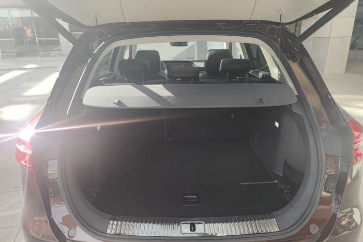 Used Hongqi HS5 2019 2.0T Smart Connect Flagship All-Wheel-Drive Version Trunk