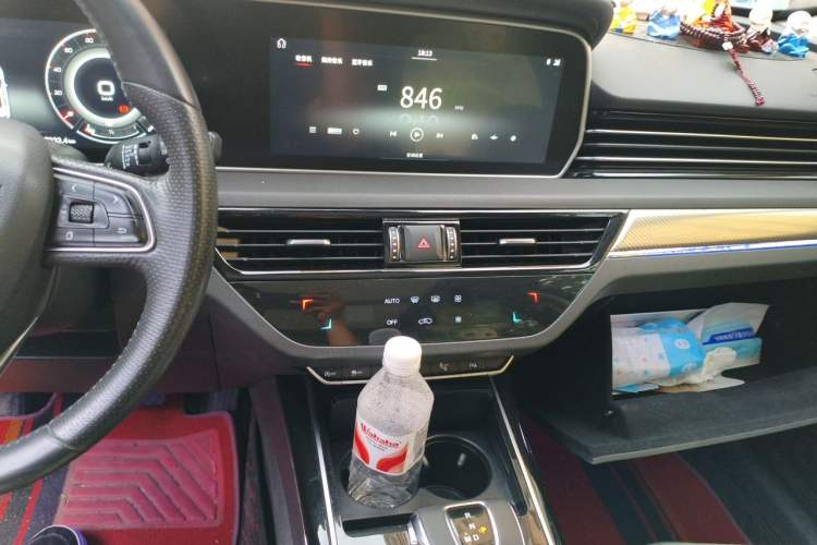 Used Hongqi HS5 2019 2.0T Smart Connect Flagship Edition Audio And AC Panel