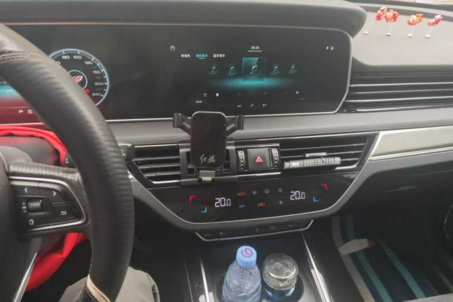 Used Hongqi HS5 2019 2.0T Smart Connect Flagship All-Wheel-Drive Version Audio And AC Panel