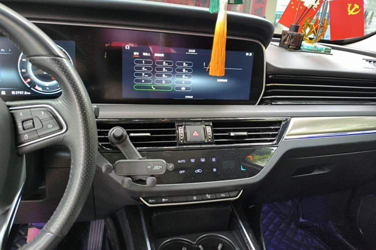 Used Hongqi HS5 2019 2.0T Smart Connect Flagship All-Wheel-Drive Version Audio And AC Panel