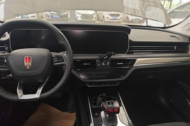 Used Hongqi HS5 2019 2.0T Smart Connect Flagship Edition Audio And AC Panel