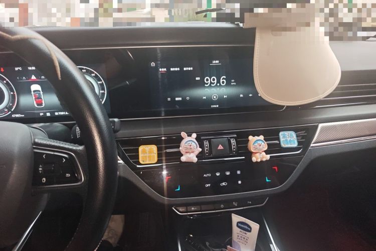 Used Hongqi HS5 2019 2.0T Smart Connect Flagship All-Wheel-Drive Version Audio And AC Panel