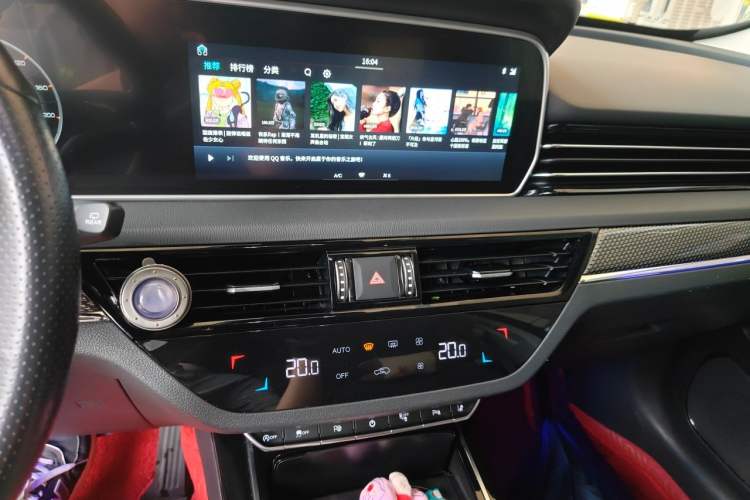 Used Hongqi HS5 2019 2.0T Smart Connect Flagship All-Wheel-Drive Version Audio And AC Panel