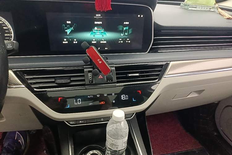Used Hongqi HS5 2019 2.0T Smart Connect Flagship Edition Audio And AC Panel
