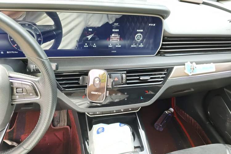Used Hongqi HS5 2019 2.0T Smart Connect Flagship Edition Audio And AC Panel