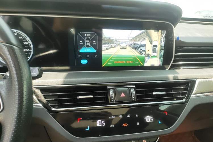 Used Hongqi HS5 2019 2.0T Smart Connect Flagship Edition Audio And AC Panel