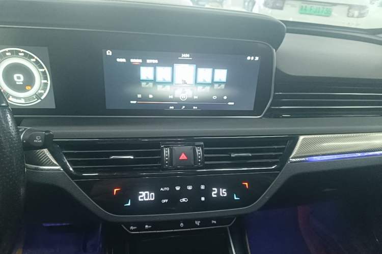 Used Hongqi HS5 2019 2.0T Smart Connect Flagship Edition Audio And AC Panel