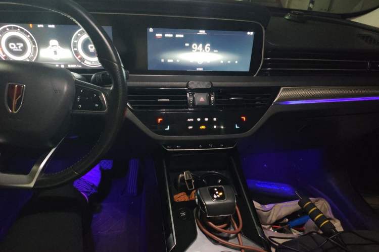Used Hongqi HS5 2019 2.0T Smart Connect Flagship Edition Audio And AC Panel