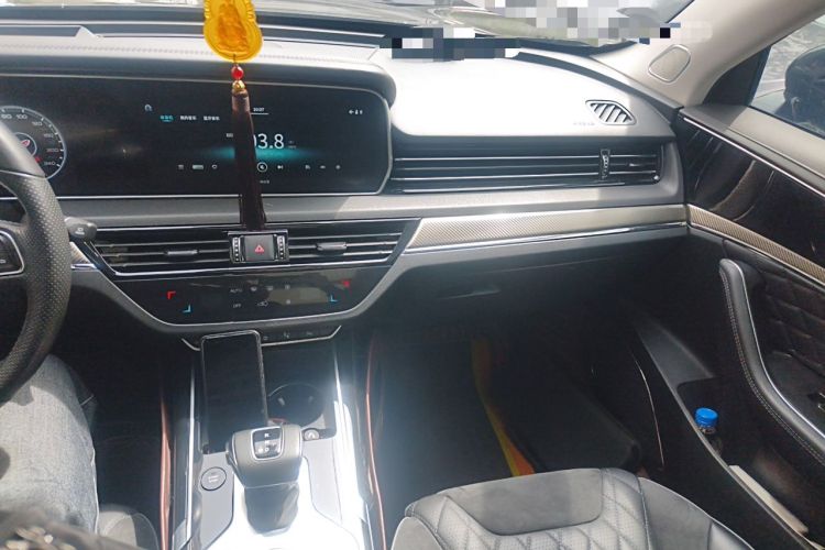 Used Hongqi HS5 2019 2.0T Smart Connect Flagship Edition Audio And AC Panel