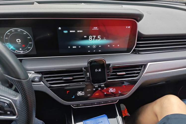 Used Hongqi HS5 2019 2.0T Smart Connect Flagship Edition Audio And AC Panel