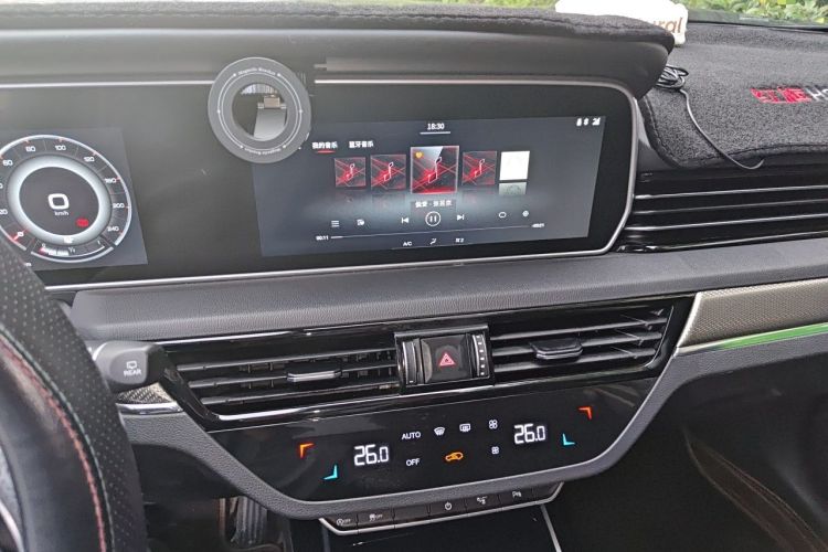 Used Hongqi HS5 2019 2.0T Smart Connect Flagship Edition Audio And AC Panel